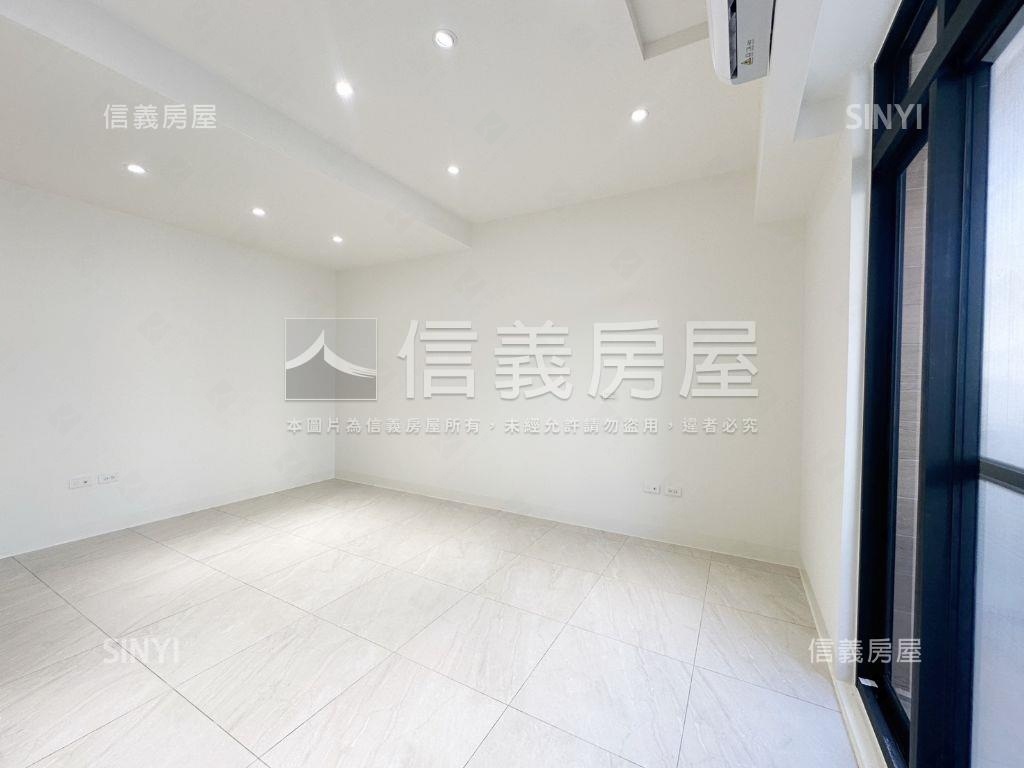 楠梓活巷住宅美車墅房屋室內格局與周邊環境