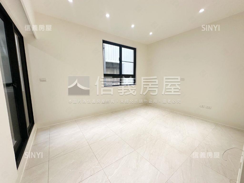 楠梓活巷住宅美車墅房屋室內格局與周邊環境