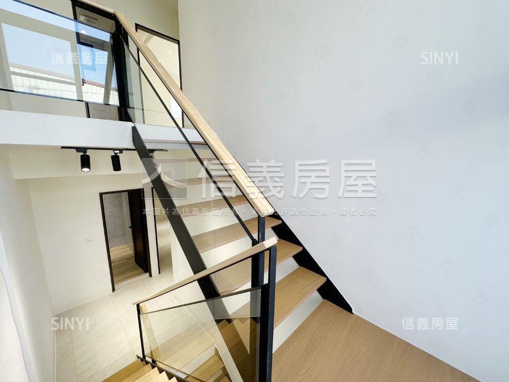 楠梓活巷住宅美車墅房屋室內格局與周邊環境