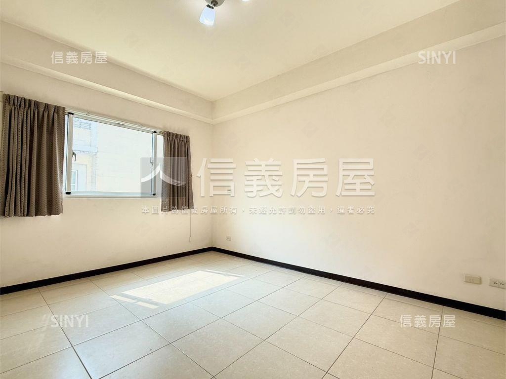 東區明亮併排大車庫墅房屋室內格局與周邊環境