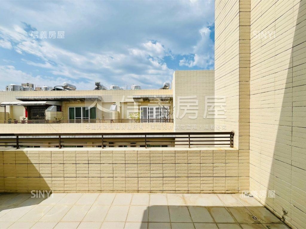 東區明亮併排大車庫墅房屋室內格局與周邊環境