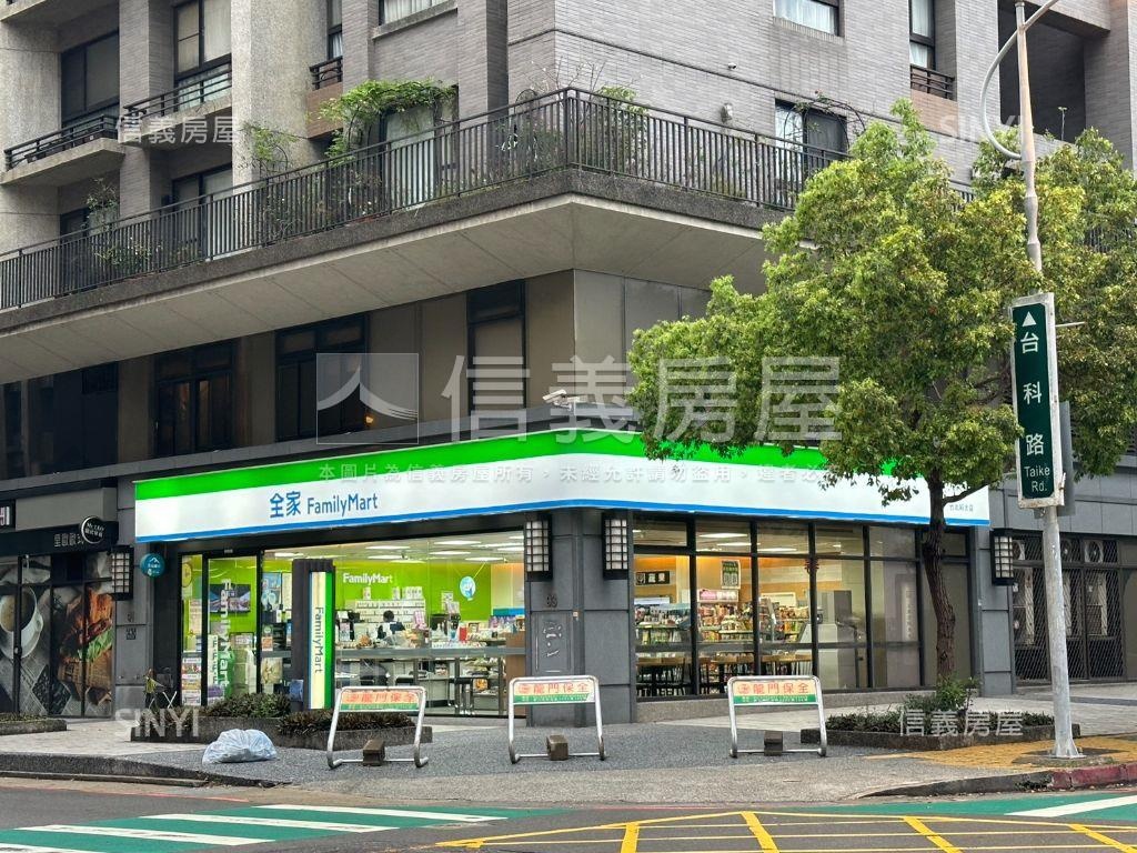 稀有科大一路角間黃金店面房屋室內格局與周邊環境