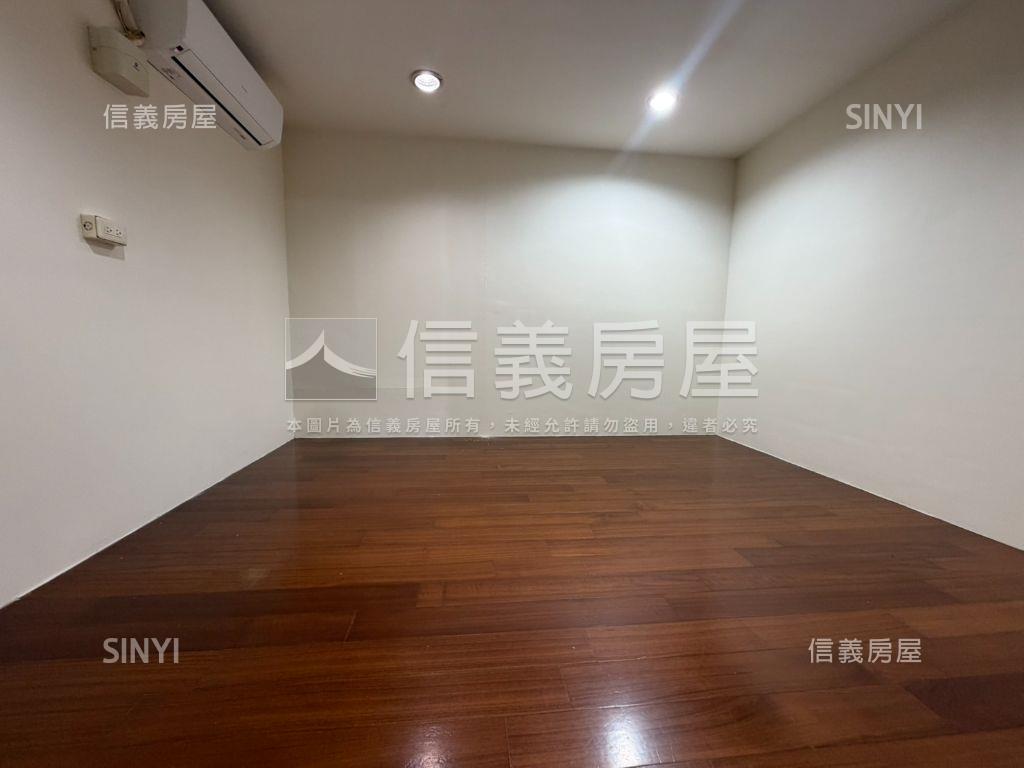 中悅桂冠大空間三房車位房屋室內格局與周邊環境