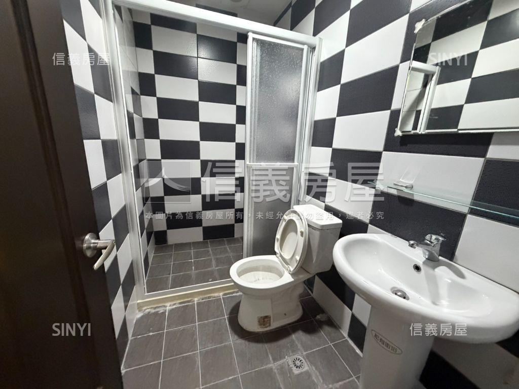 中悅桂冠大空間三房車位房屋室內格局與周邊環境