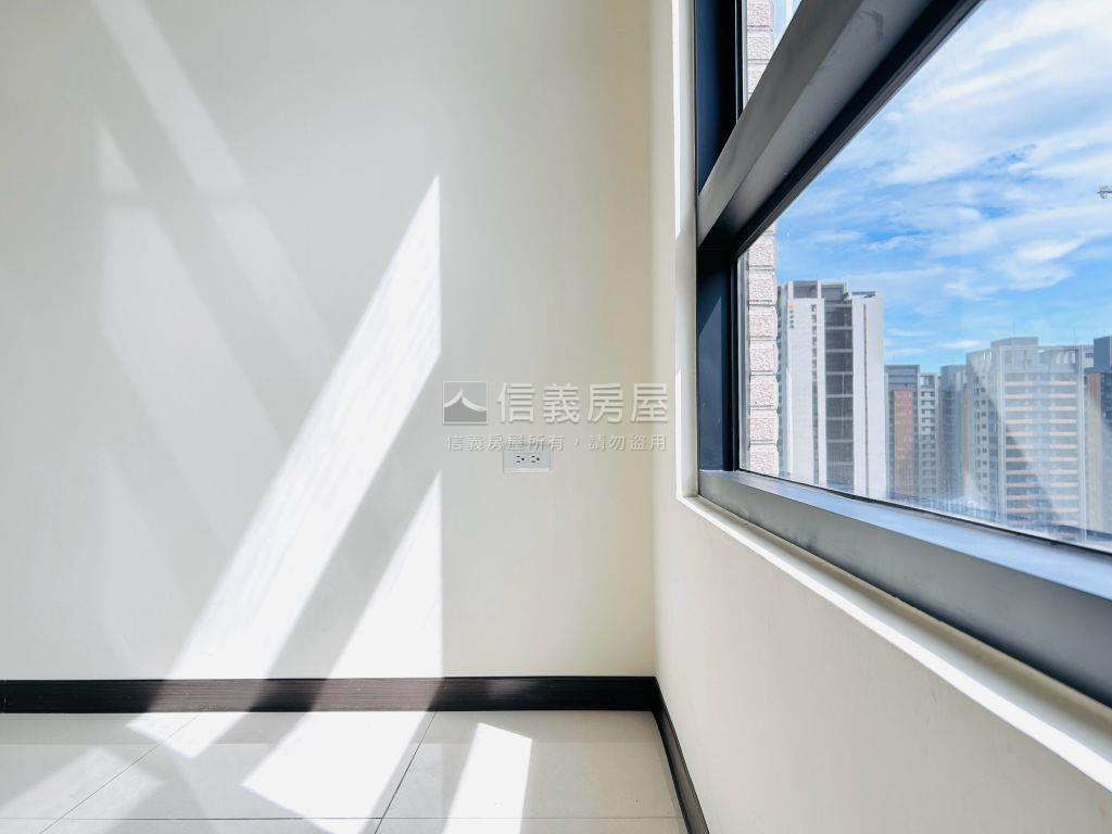 佳麗堡全新未住三房車位房屋室內格局與周邊環境