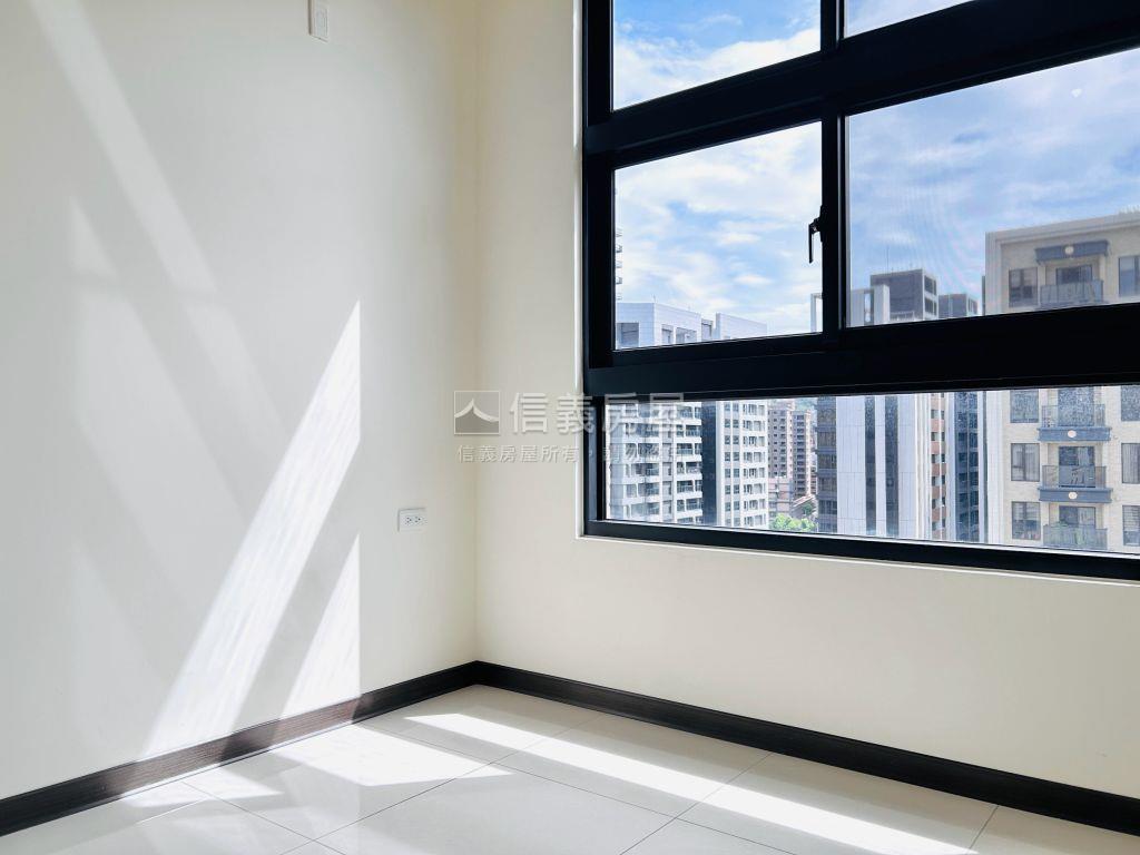 佳麗堡全新未住三房車位房屋室內格局與周邊環境