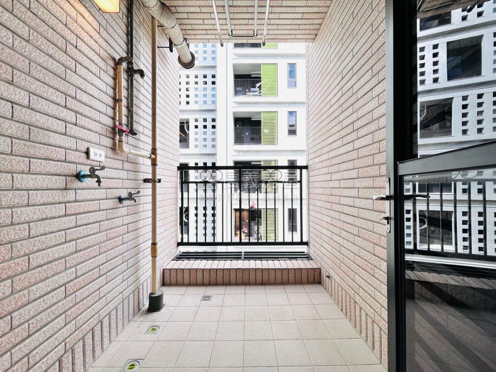 佳麗堡全新未住三房車位房屋室內格局與周邊環境