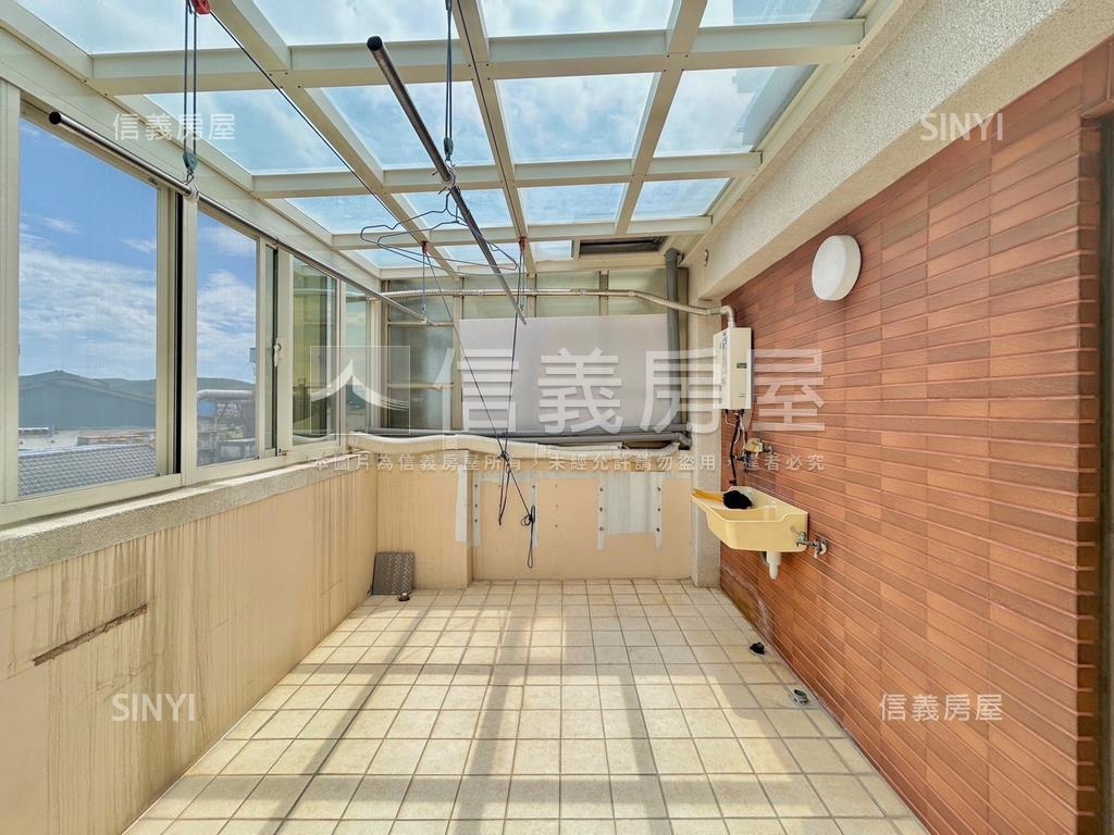 勝利國中學區稀有臨路透店房屋室內格局與周邊環境