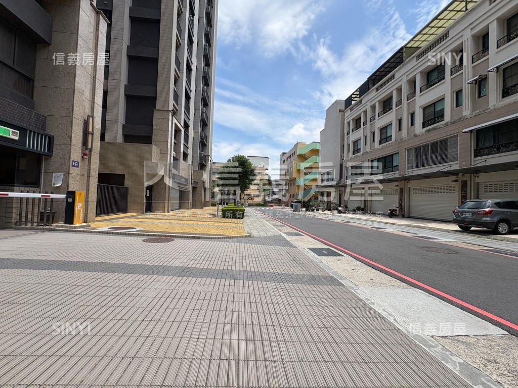 稀有城心低樓層兩房平車房屋室內格局與周邊環境
