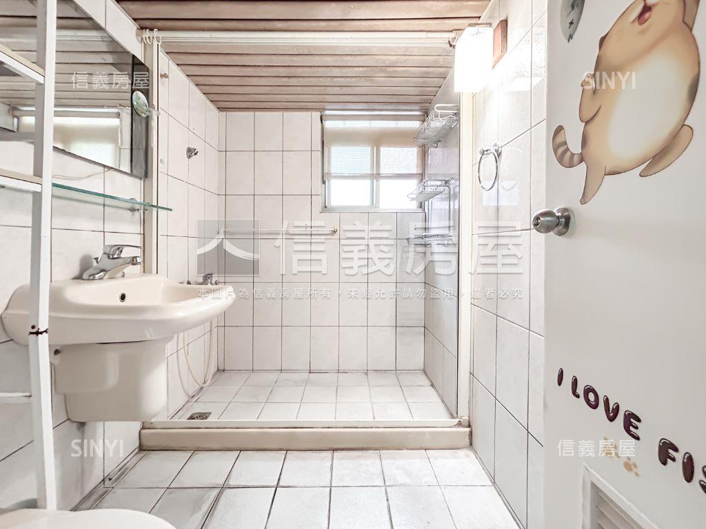 稀有摩登家庭漂亮坪數房屋室內格局與周邊環境