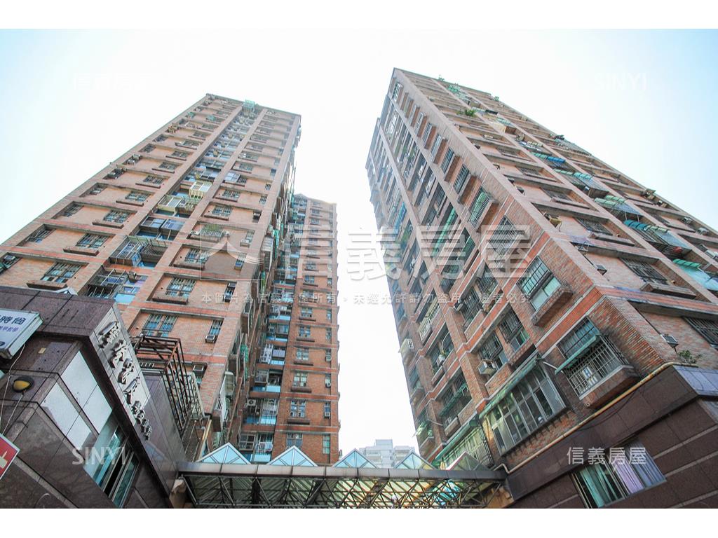 稀有摩登家庭漂亮坪數房屋室內格局與周邊環境