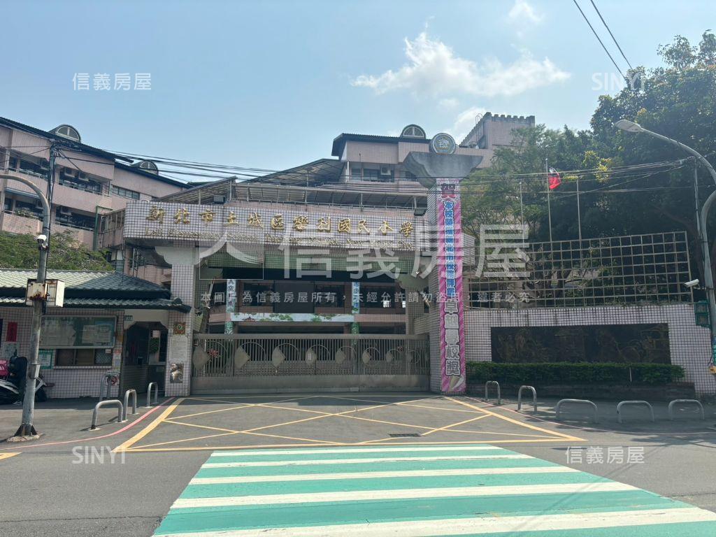 海山捷運金店面房屋室內格局與周邊環境