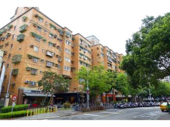 海山捷運金店面