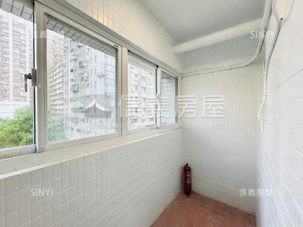 淡江大橋商業區龍門第房屋室內格局與周邊環境