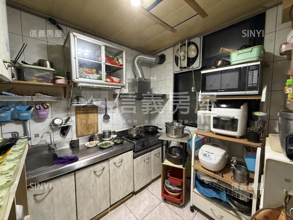 低總價未來雙捷運大空間房屋室內格局與周邊環境