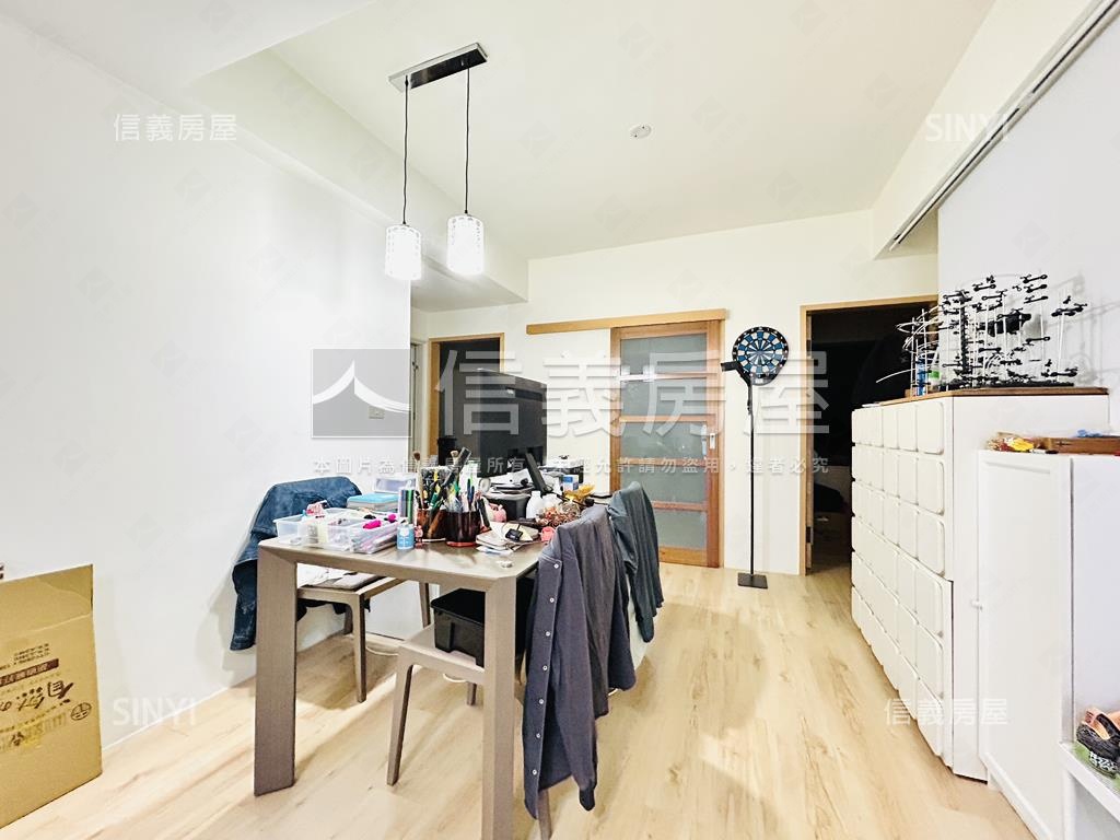 台北龍城花園三房坡平車位房屋室內格局與周邊環境