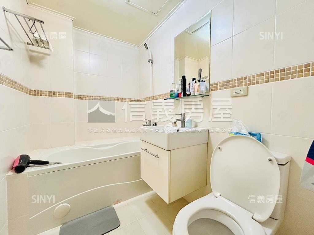 台北龍城花園三房坡平車位房屋室內格局與周邊環境