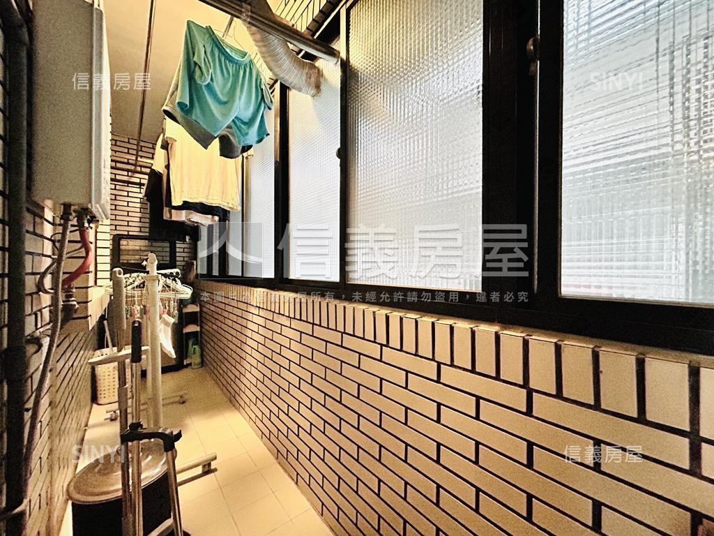 台北龍城花園三房坡平車位房屋室內格局與周邊環境