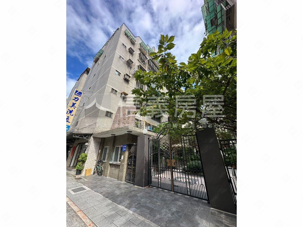 台北龍城花園三房坡平車位房屋室內格局與周邊環境