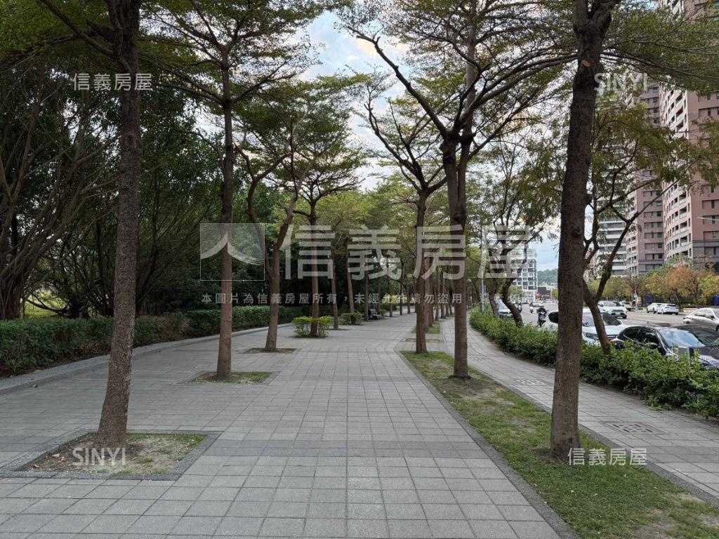 １号院Ｃ７－３０Ｆ雙平車房屋室內格局與周邊環境