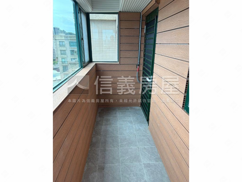 新天地★稀有頂樓山河景房屋室內格局與周邊環境