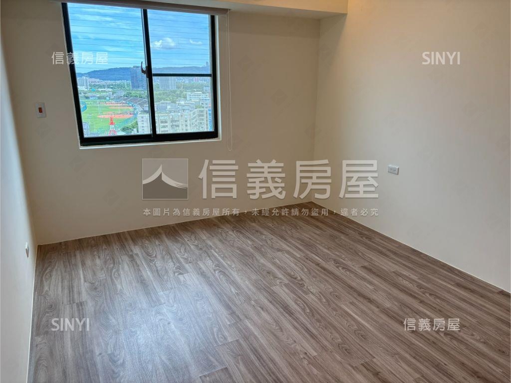 新天地★稀有頂樓山河景房屋室內格局與周邊環境