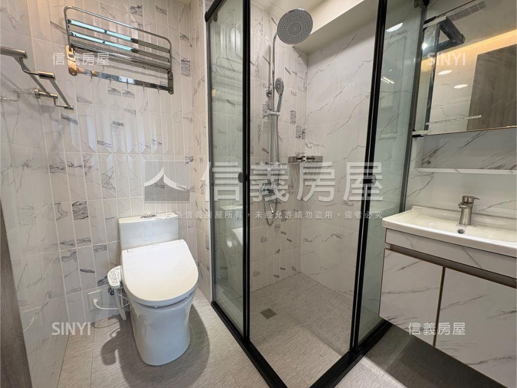 新天地★稀有頂樓山河景房屋室內格局與周邊環境