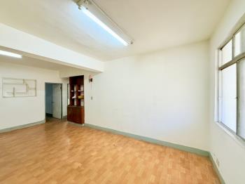 三民路黃金三樓美屋