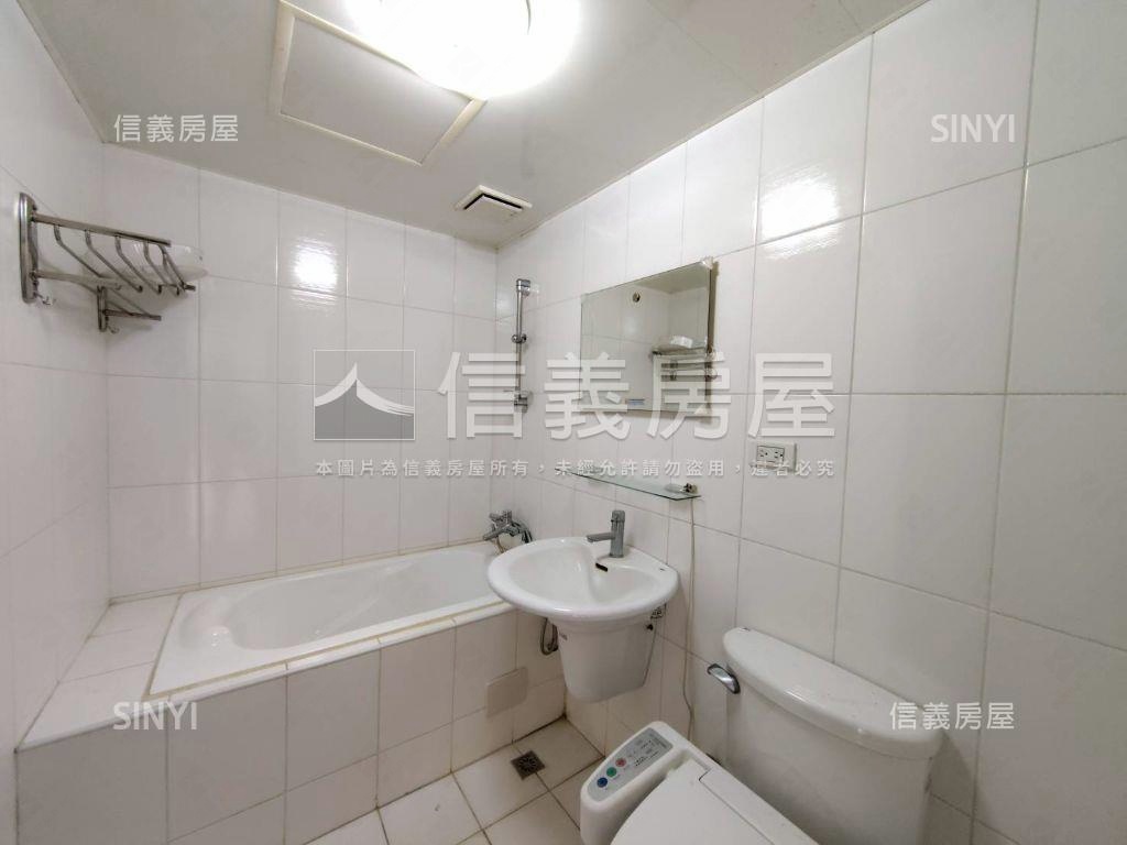 新上城好採光三房車位房屋室內格局與周邊環境