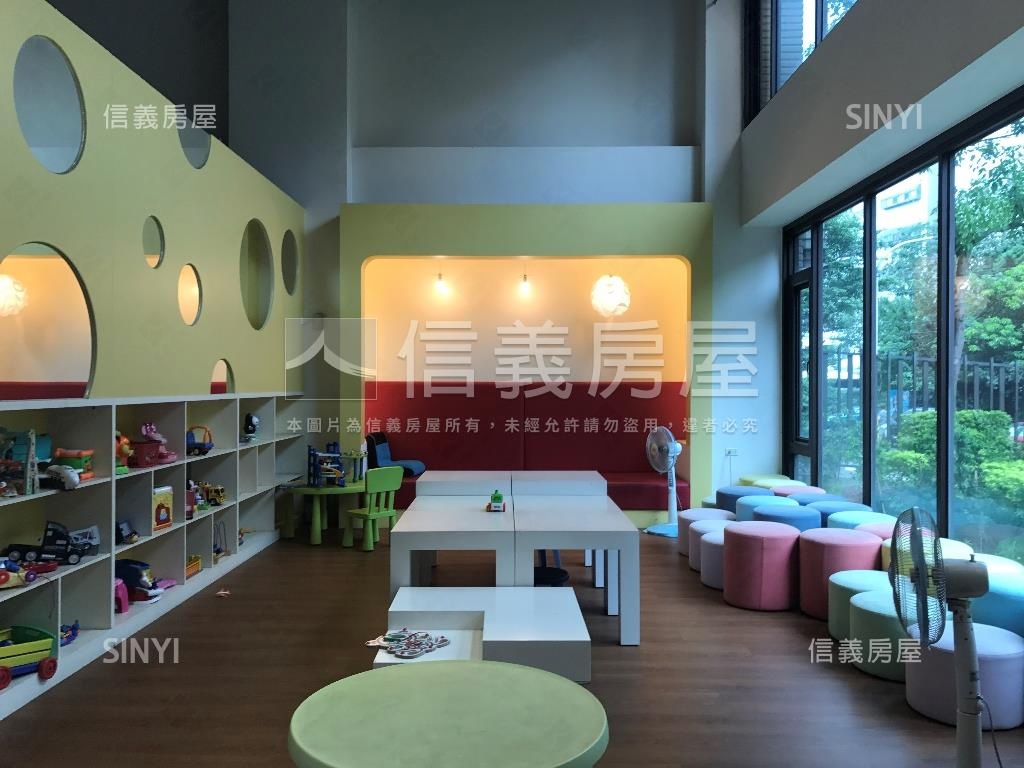 新上城好採光三房車位房屋室內格局與周邊環境