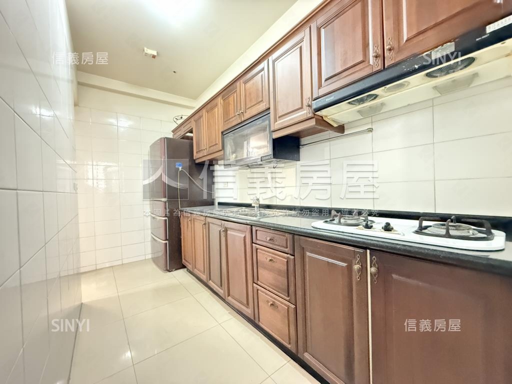 美術館畢卡索３房房屋室內格局與周邊環境