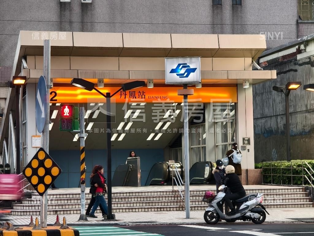 鈴木華城車位房屋室內格局與周邊環境