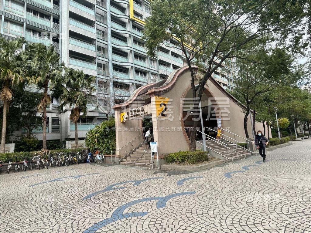 亞東捷運邊間大公寓房屋室內格局與周邊環境