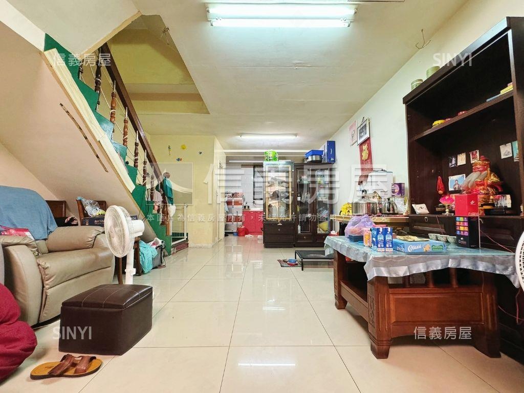近曉明女中社區型透天房屋室內格局與周邊環境