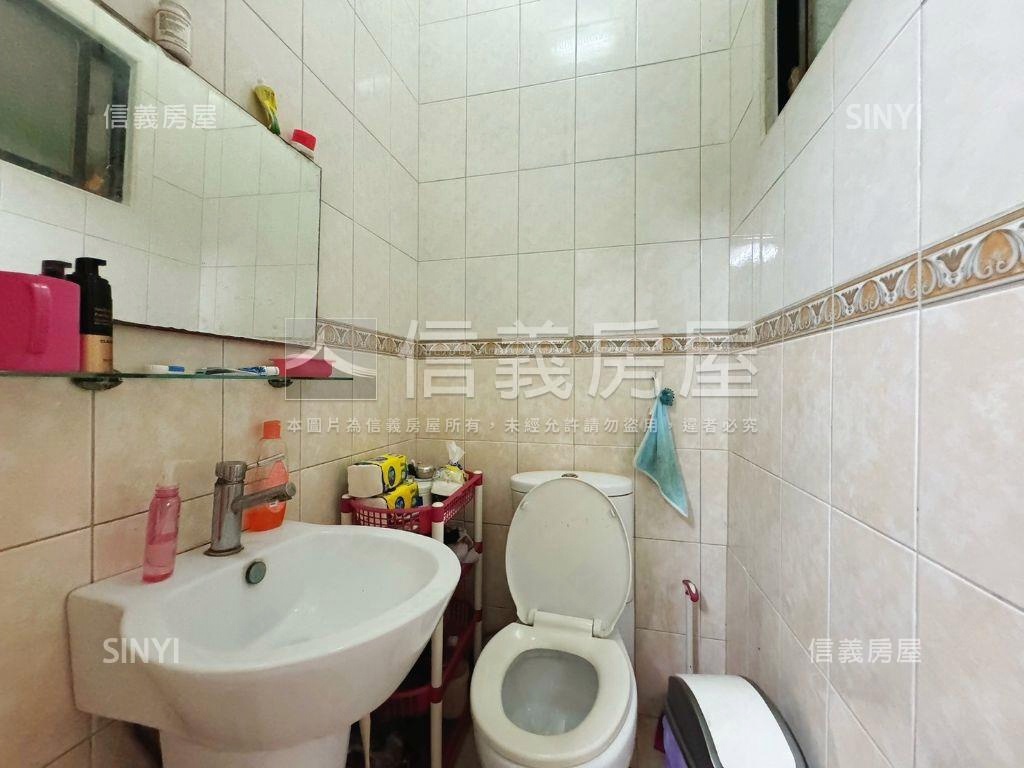 近曉明女中社區型透天房屋室內格局與周邊環境