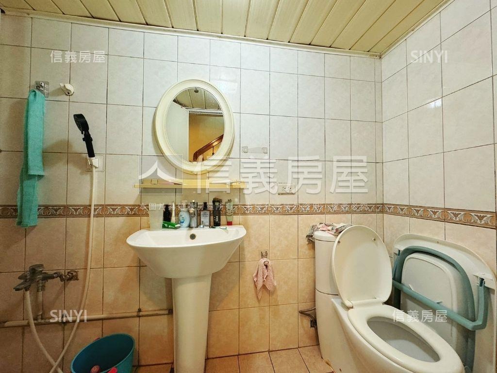 近曉明女中社區型透天房屋室內格局與周邊環境