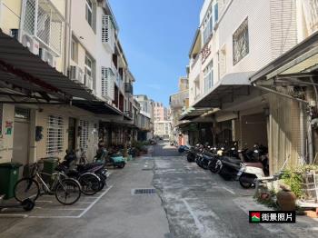 成大育樂街邊間透天