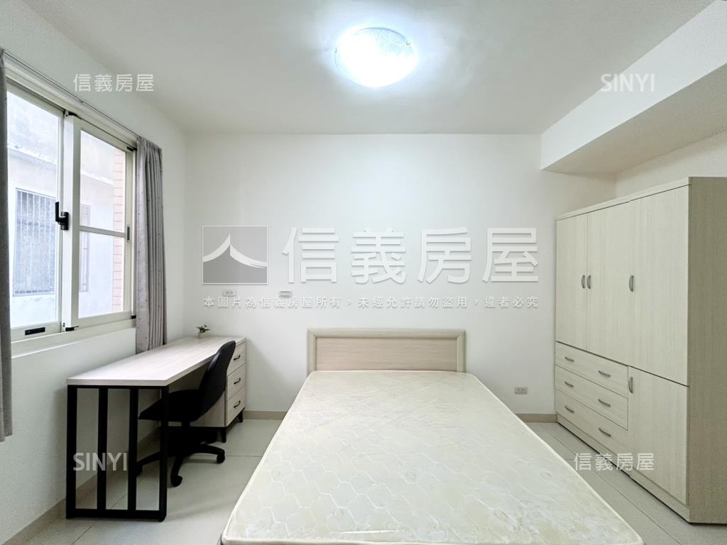 龍山邊間大面寬車庫美墅房屋室內格局與周邊環境