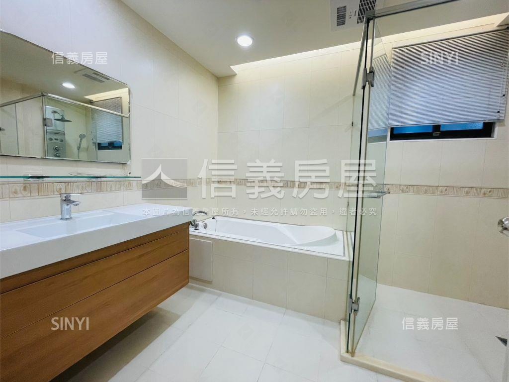 近巨城錦華街大透天房屋室內格局與周邊環境