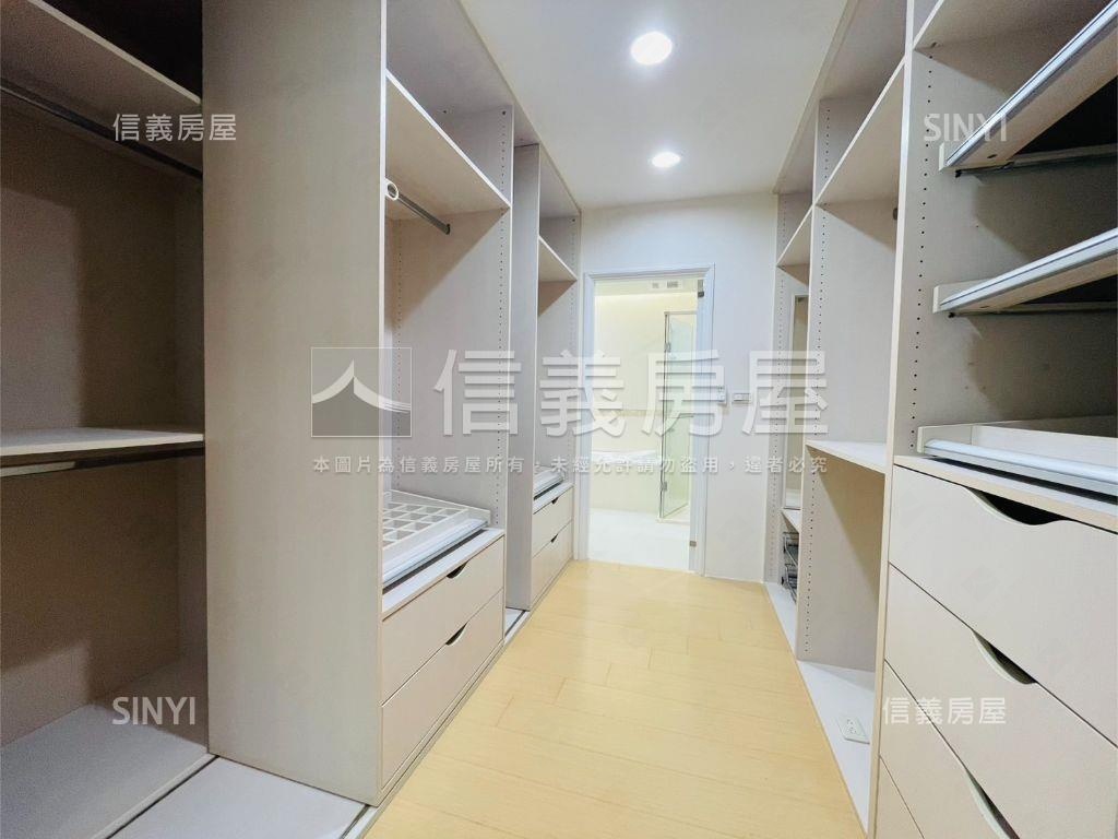 近巨城錦華街大透天房屋室內格局與周邊環境