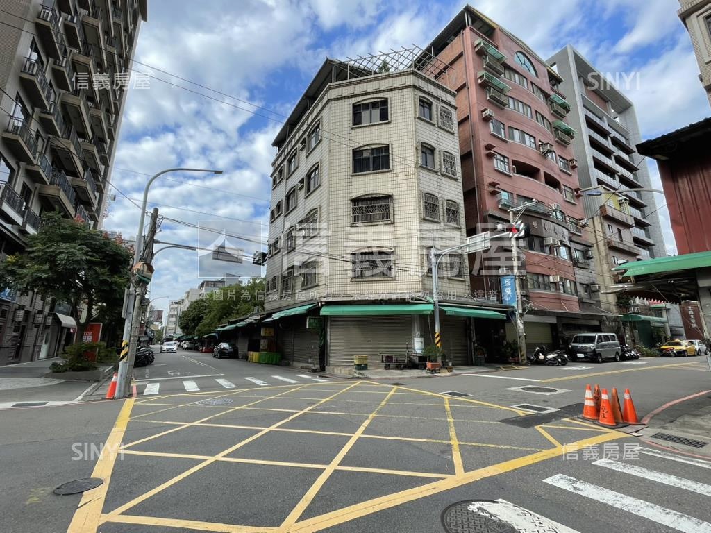 近巨城錦華街大透天房屋室內格局與周邊環境