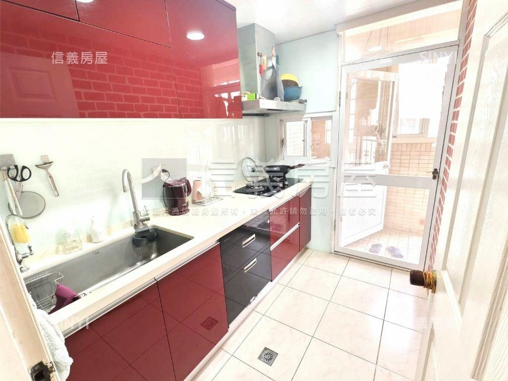 藍芽朝西南綠意盎然視野戶房屋室內格局與周邊環境