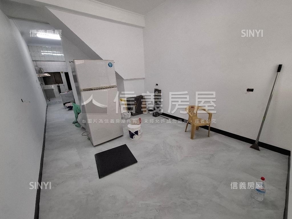 夢時代走路到輕軌整新透天房屋室內格局與周邊環境