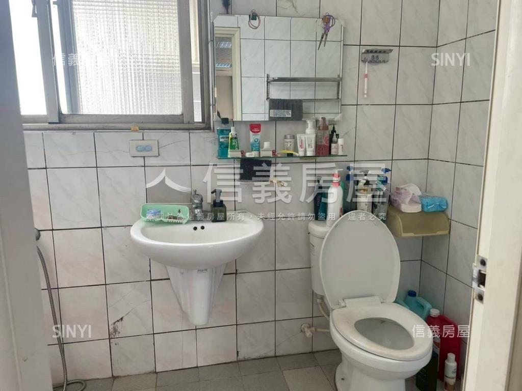 未來體育園區舒適透天房屋室內格局與周邊環境