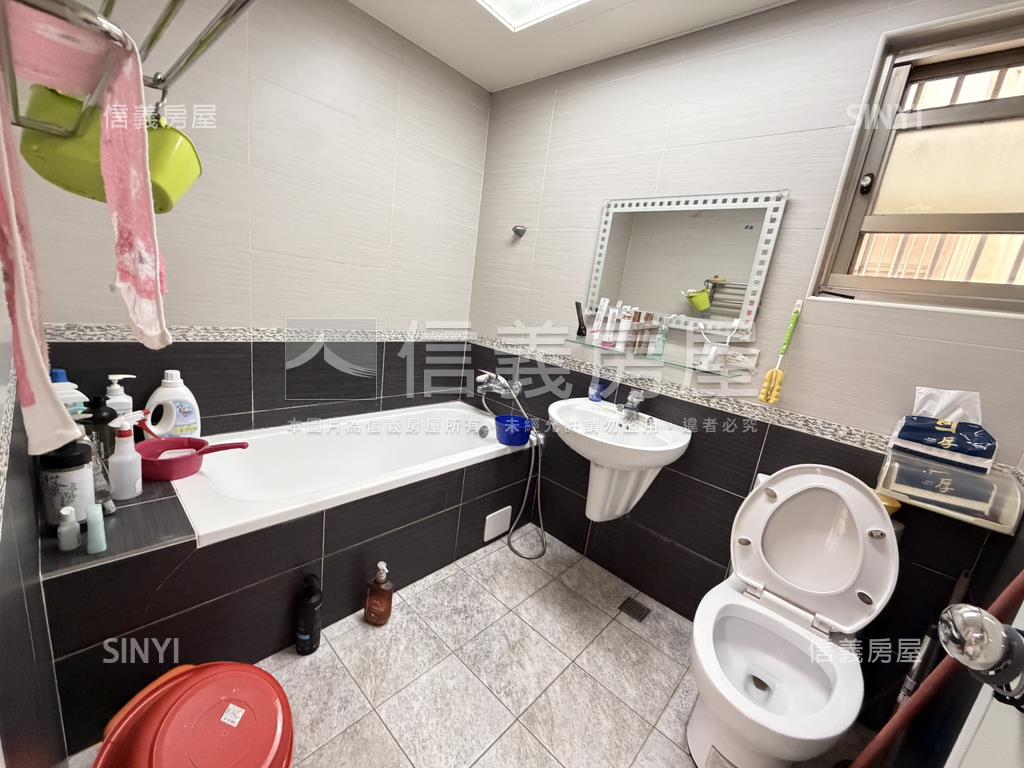 未來體育園區舒適透天房屋室內格局與周邊環境