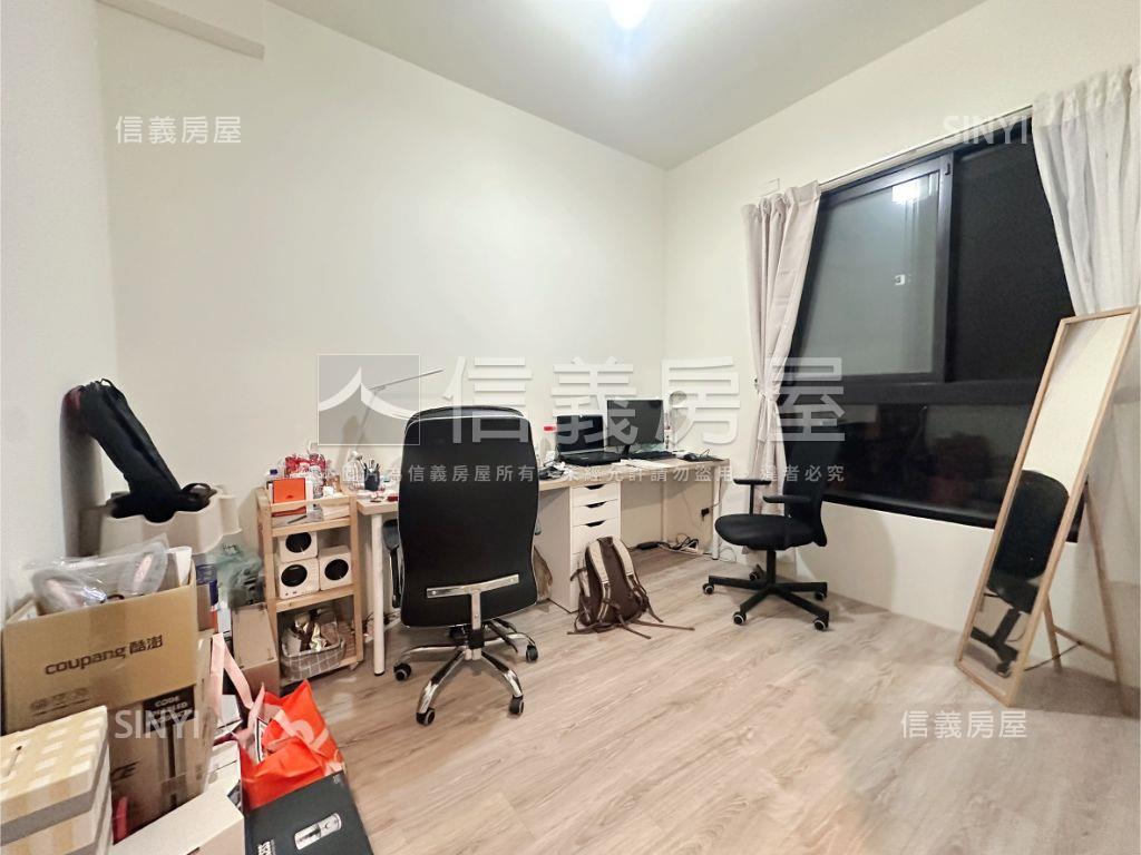 專任富宇晴川悅河採光三房房屋室內格局與周邊環境