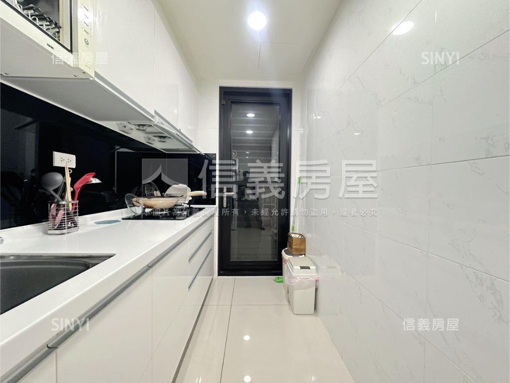 專任富宇晴川悅河採光三房房屋室內格局與周邊環境