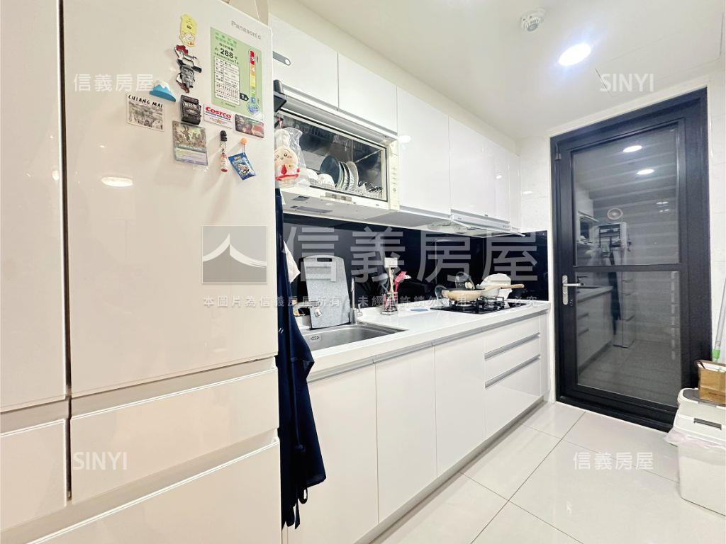 專任富宇晴川悅河採光三房房屋室內格局與周邊環境