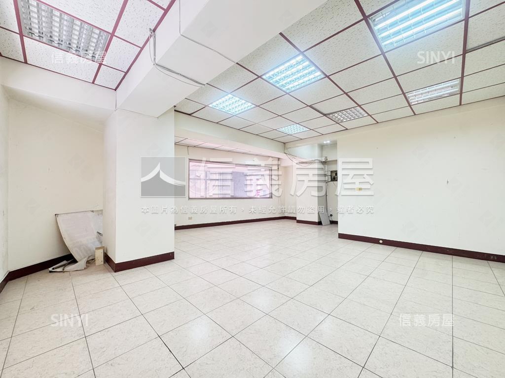 建工商圈·超值三角窗店面房屋室內格局與周邊環境