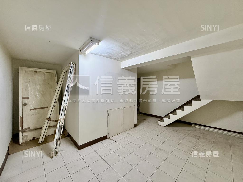 道明中學正路面寬電梯店霸房屋室內格局與周邊環境